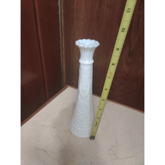 Anchor Hocking Flower Bud Vase Milk Glass Stars & Bars 9" - Picture 4 of 4